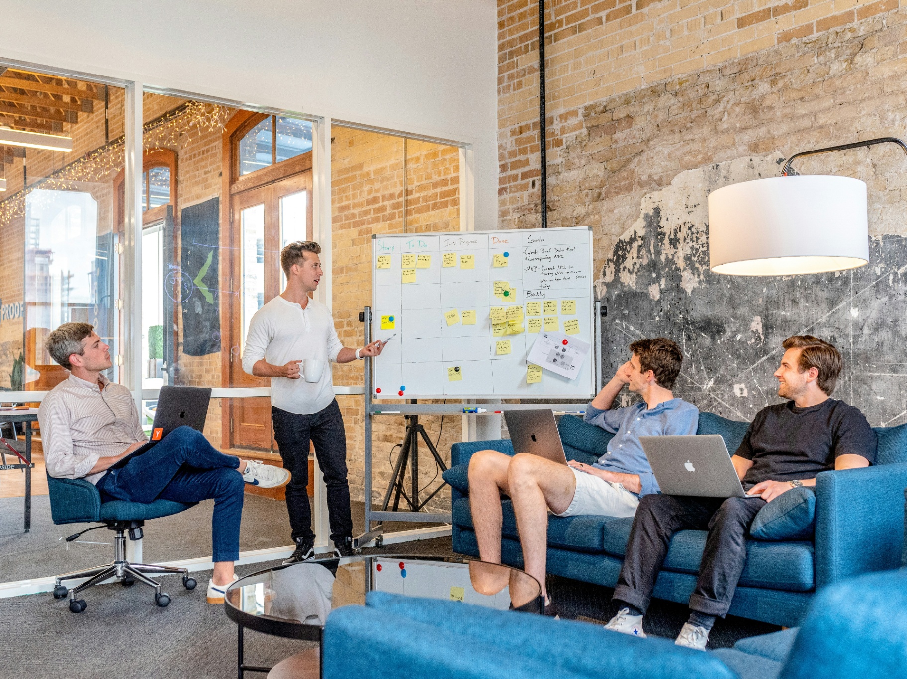 Startup investment round strategy guide — PaxRocket blog